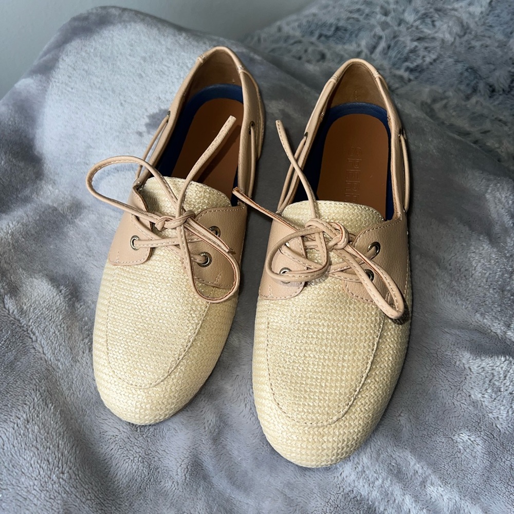 NWOT Sperry Slim Boat Shoe in Tan 6.5
